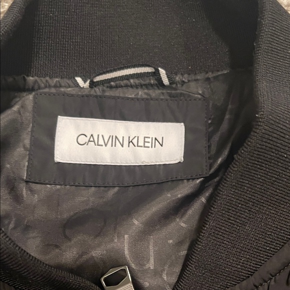 Calvin Klein Black Quilted Bomber Jacket with Sleeve Pocket - Picture 2 of 4